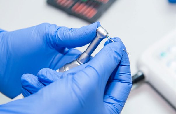 柔軟性の高いNiTiファイルを使用